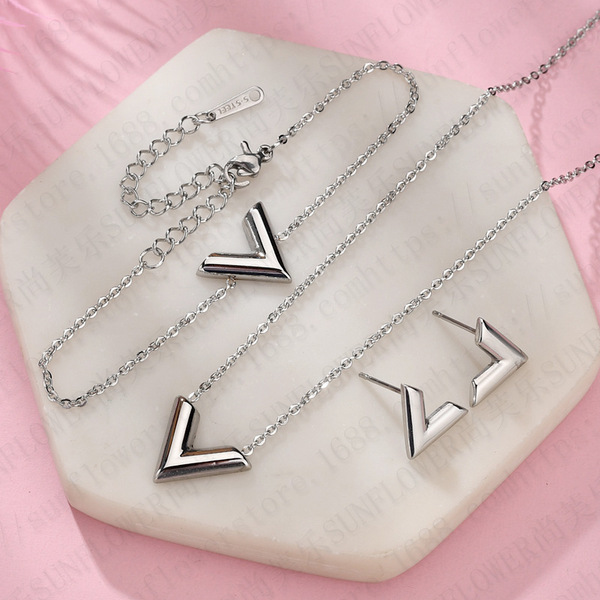 fashionable accessory stainless steel