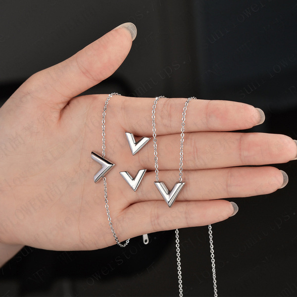 fashionable accessory stainless steel