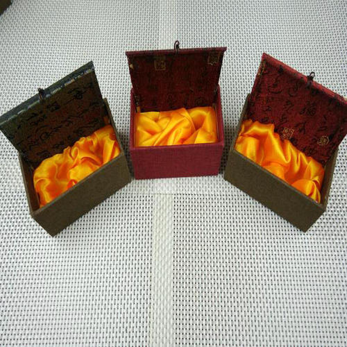 Ancient style literary toy walnut box storage box linen tassel pattern brocade box jewelry necklace jewelry literary toy box wholesale