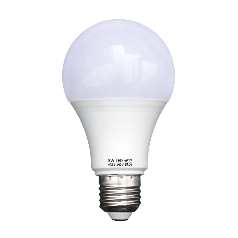 LED Bombilla de control de luz pura patio lámpara de calle 110V bolsa de plástico bombilla de inducción de aluminio Anochecer Amanecer bombilla fábrica al por mayor