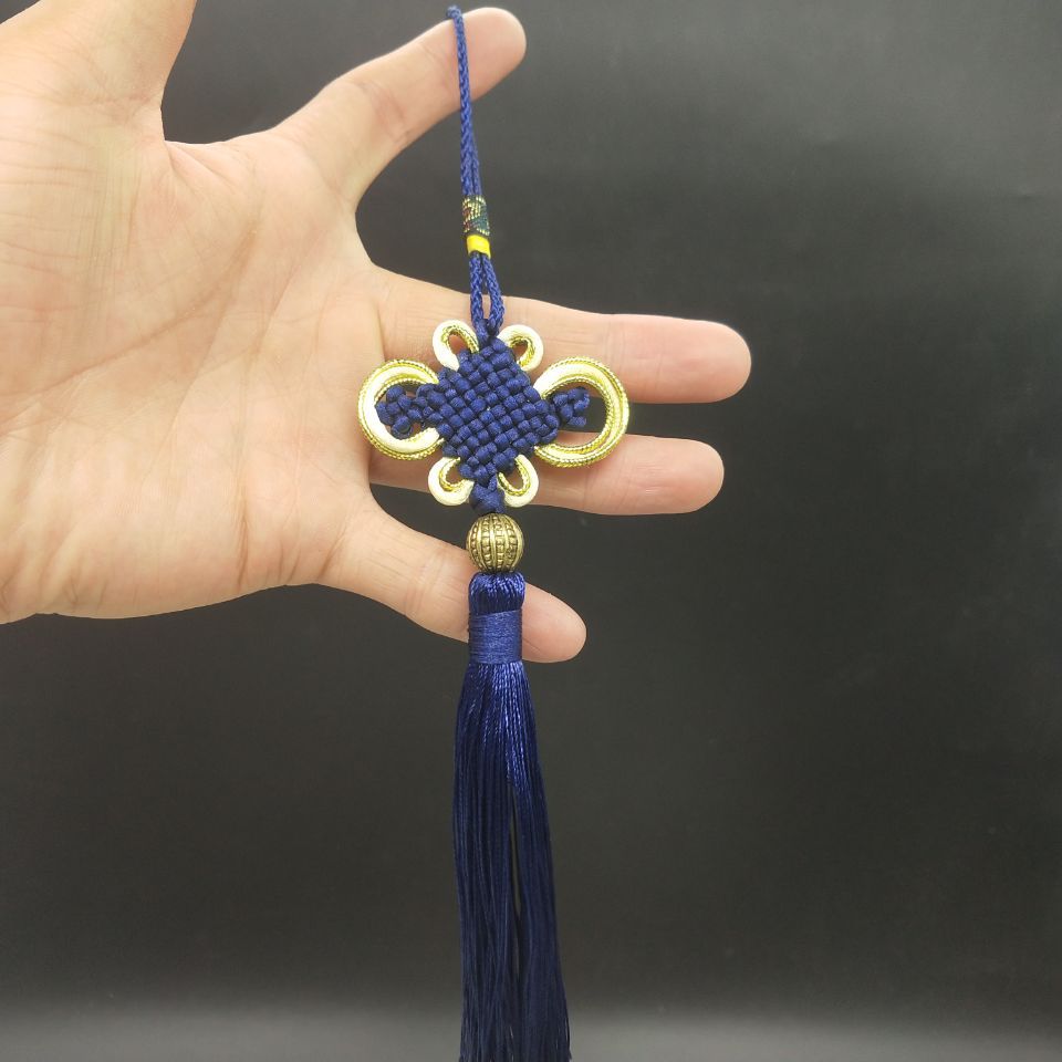 Chinese pendant with tassels