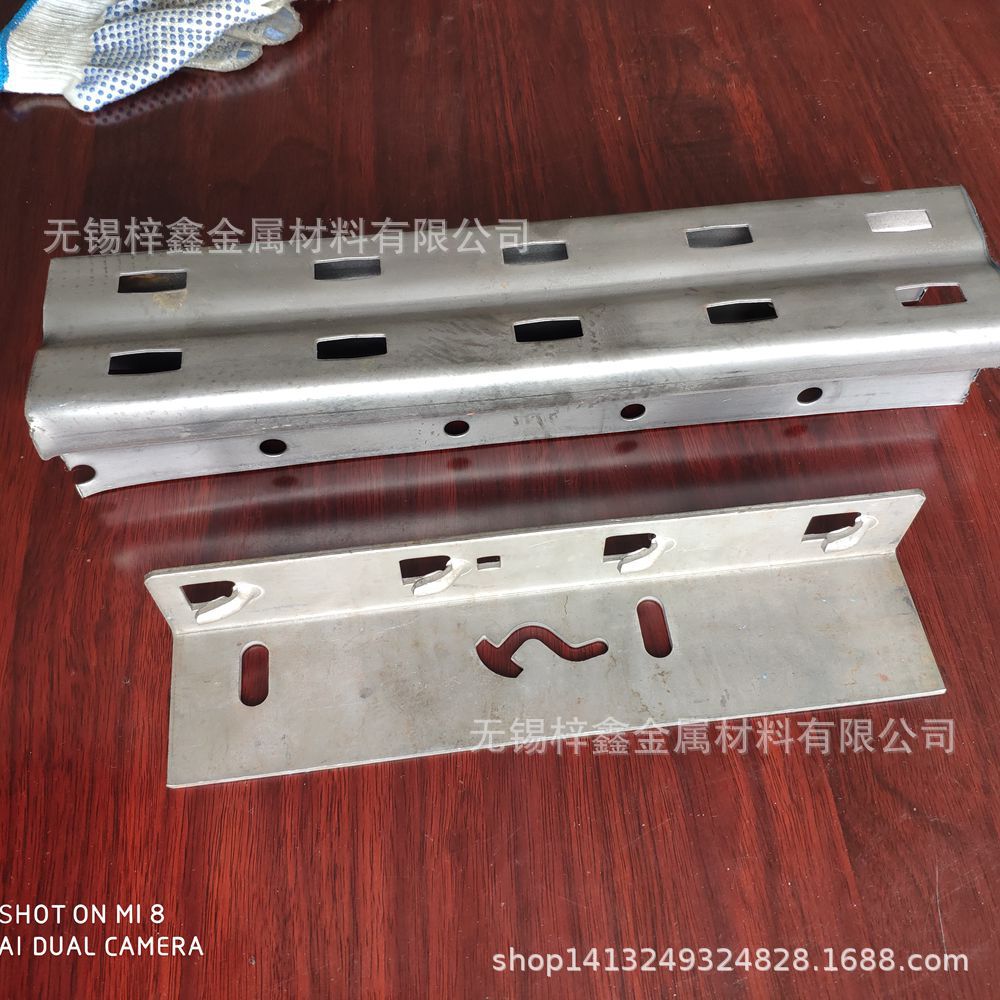 托盘仓储货架横梁挂钩Q235立柱8060型菱形壁挂式孔挂件重型挂钩