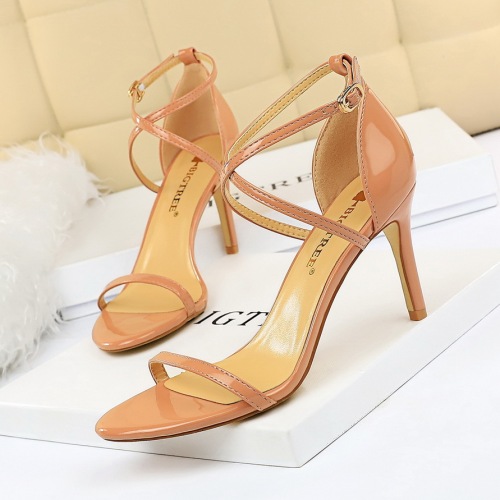 126-A7 European and American style fashion summer simple high heels stiletto high heels patent leather cross strap sexy nightclub sandals