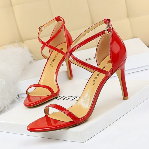 126-A7 European and American style fashion summer simple high heels stiletto high heels patent leather cross strap sexy nightclub sandals