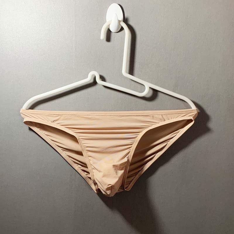 Suministro directo de fábrica nueva ropa interior para hombres calzoncillos de seda de hielo ultrafinos sexy hombres bikini cintura baja tanga