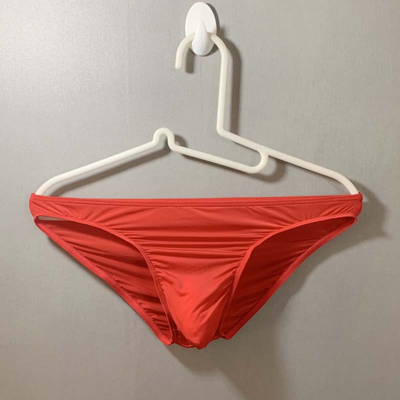 Suministro directo de fábrica nueva ropa interior para hombres calzoncillos de seda de hielo ultrafinos sexy hombres bikini cintura baja tanga