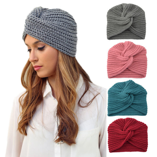 Woolen knitted hat made of faux fur