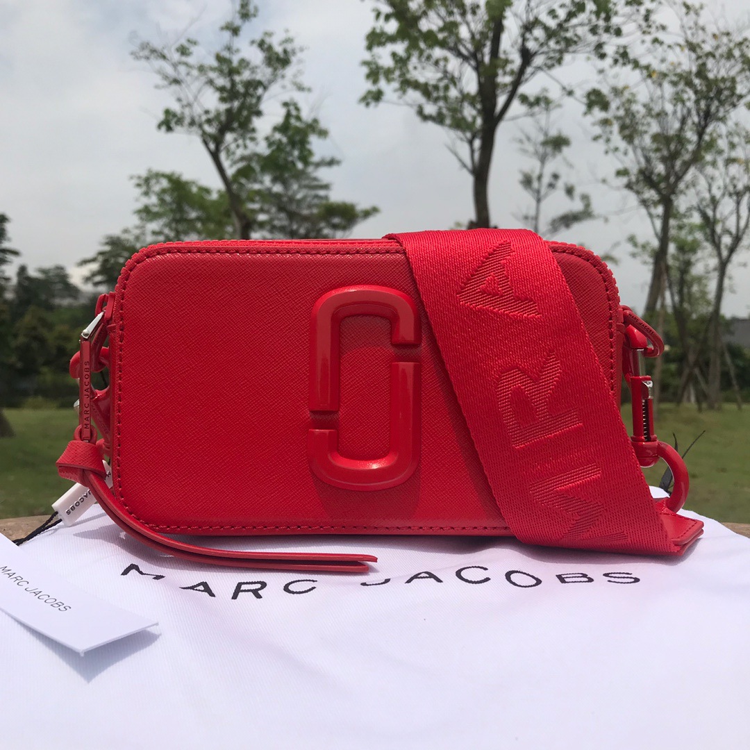 모두 빨간색으로 칠해져 있음