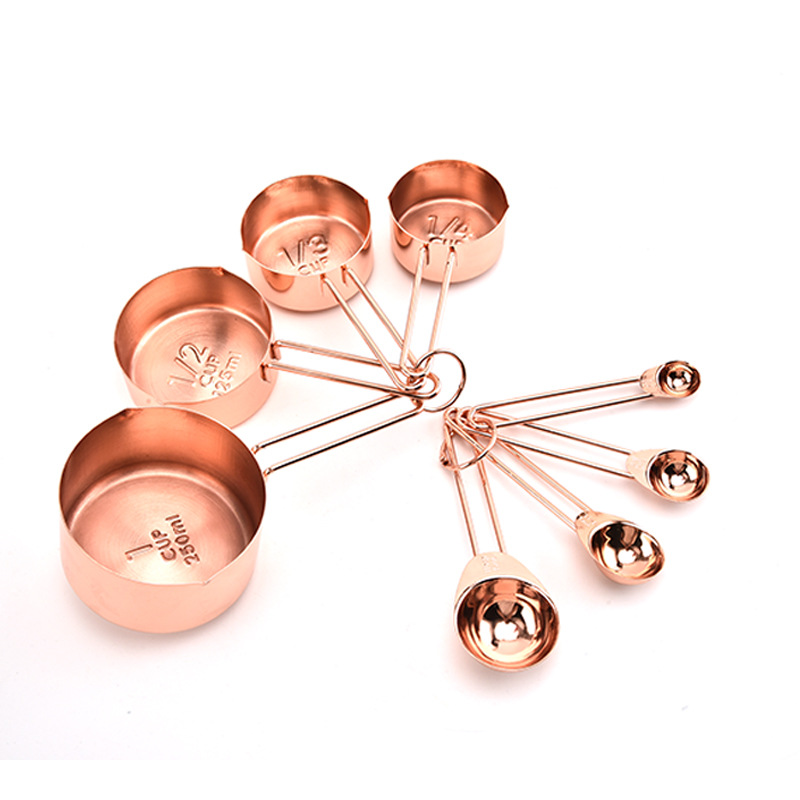 Golden set contains rose