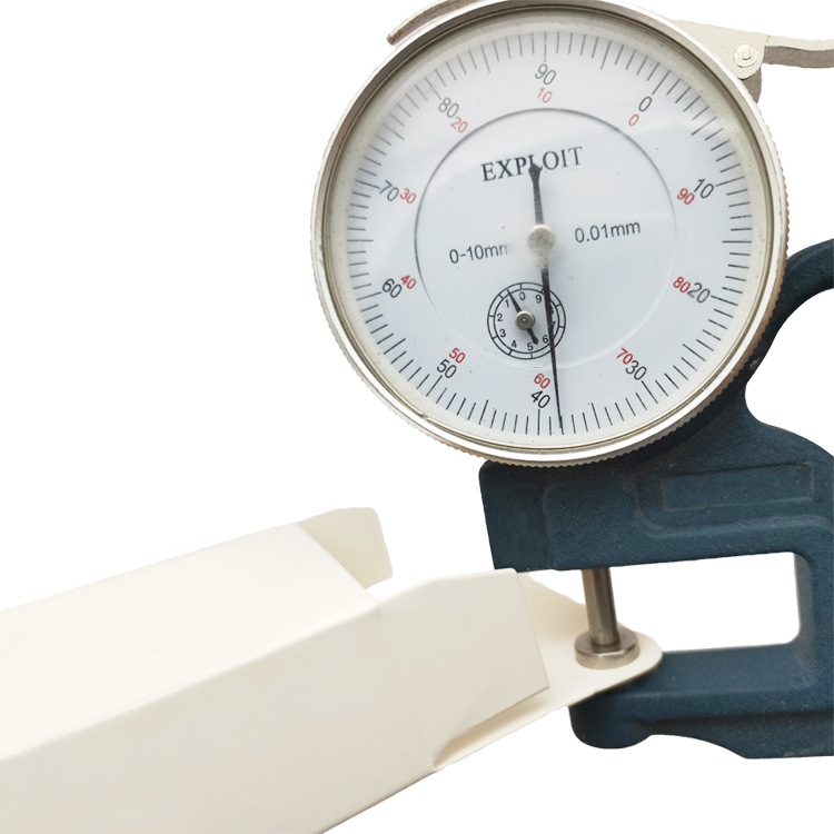 En stock pequeña caja blanca caja de enchufe rectangular caja de embalaje neutral 300g cartón blanco caja pequeña caja de cartón blanco al por mayor