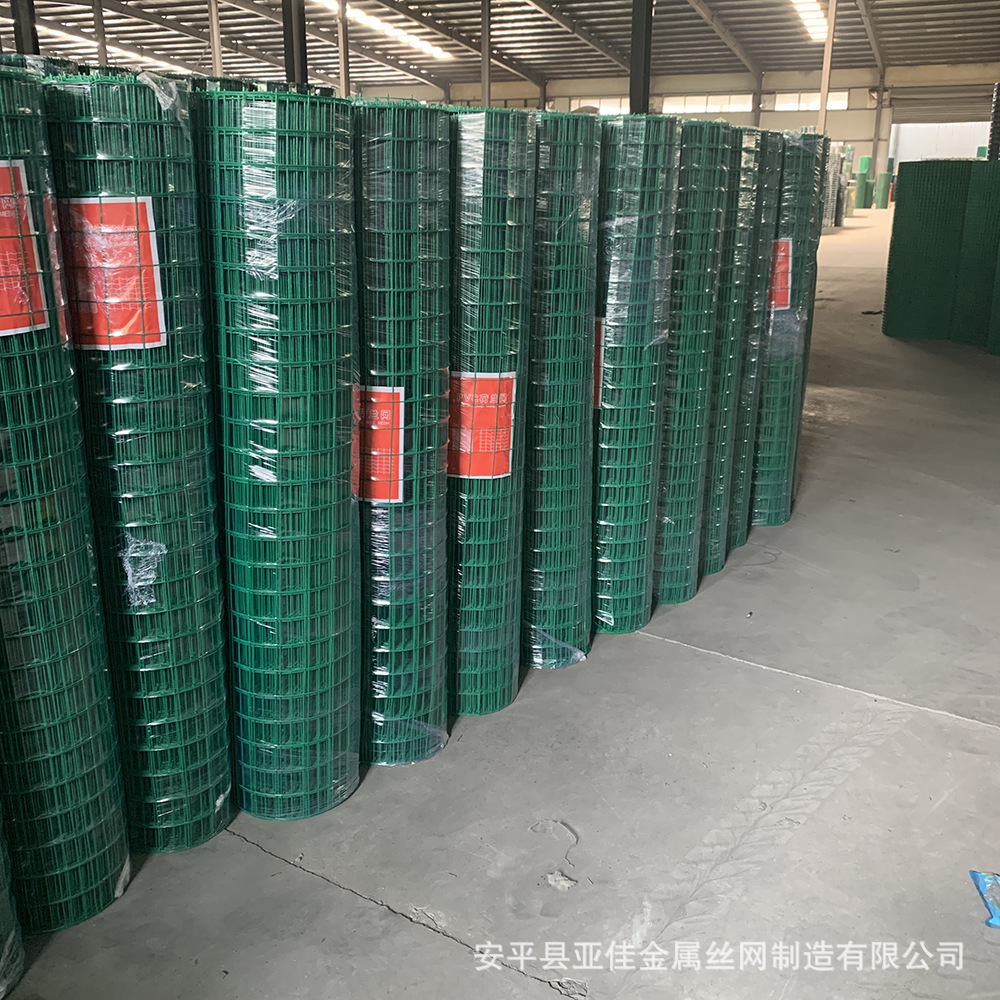 安平荷兰网厂家批发1.5米铁丝网5cm孔  25斤发泡圈地网护栏防护网