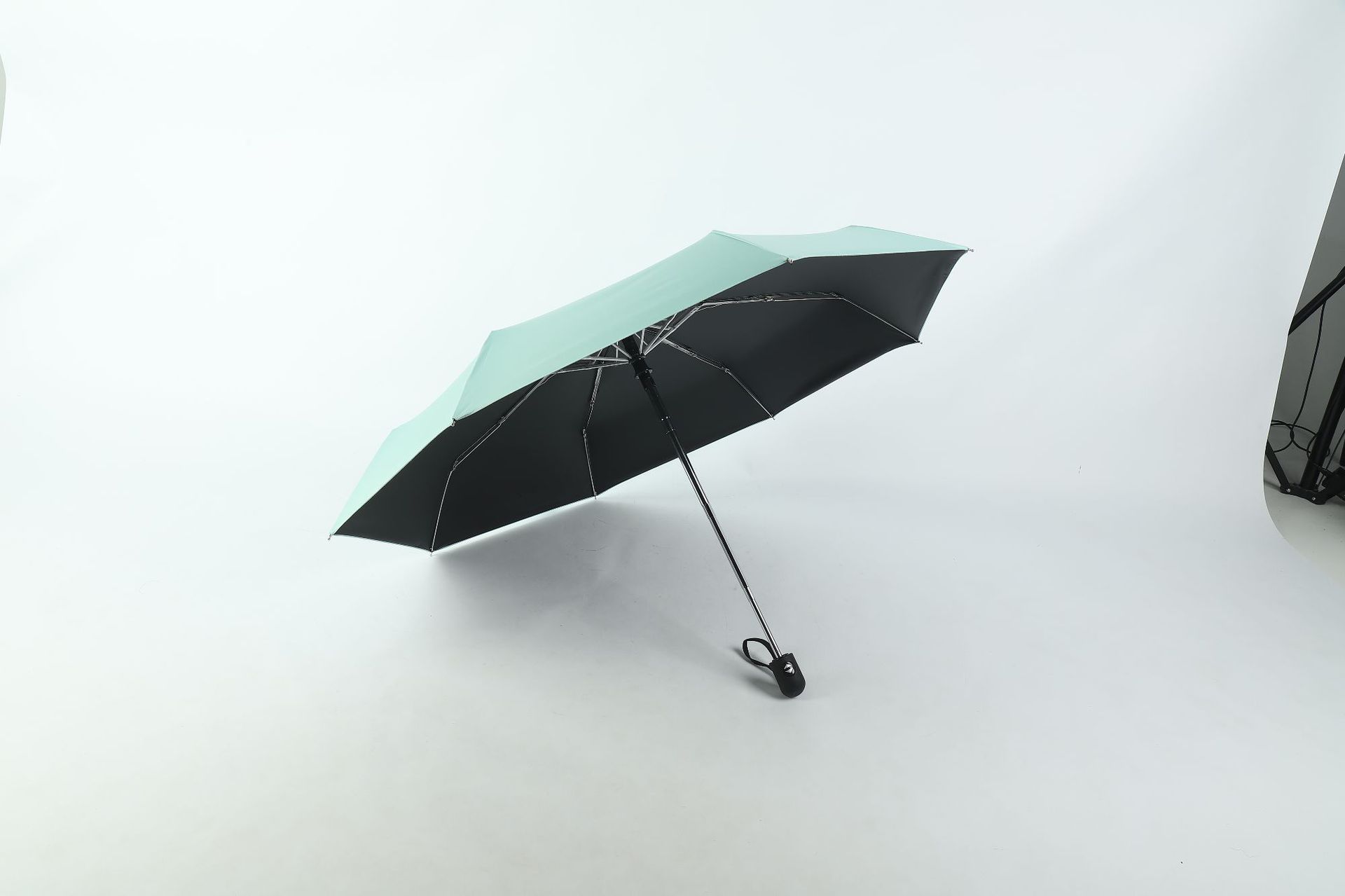 Paraguas automático de cinco veces Paraguas de bolsillo mini ultraligero para hombres Paraguas de Sol de plástico negro Protección solar para mujeres Paraguas de protección UV