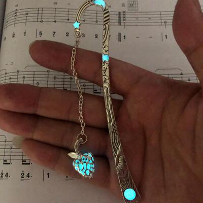 Foreign trade Explosive money Noctilucent Apple modelling personality bookmark Antique Silver luminescence alloy bookmark fluorescence Jewelry