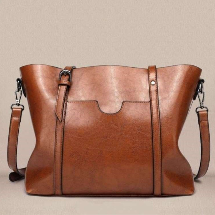 跨境热销2025新款欧美真皮女包单肩斜跨包复古油腊皮手提大包包潮