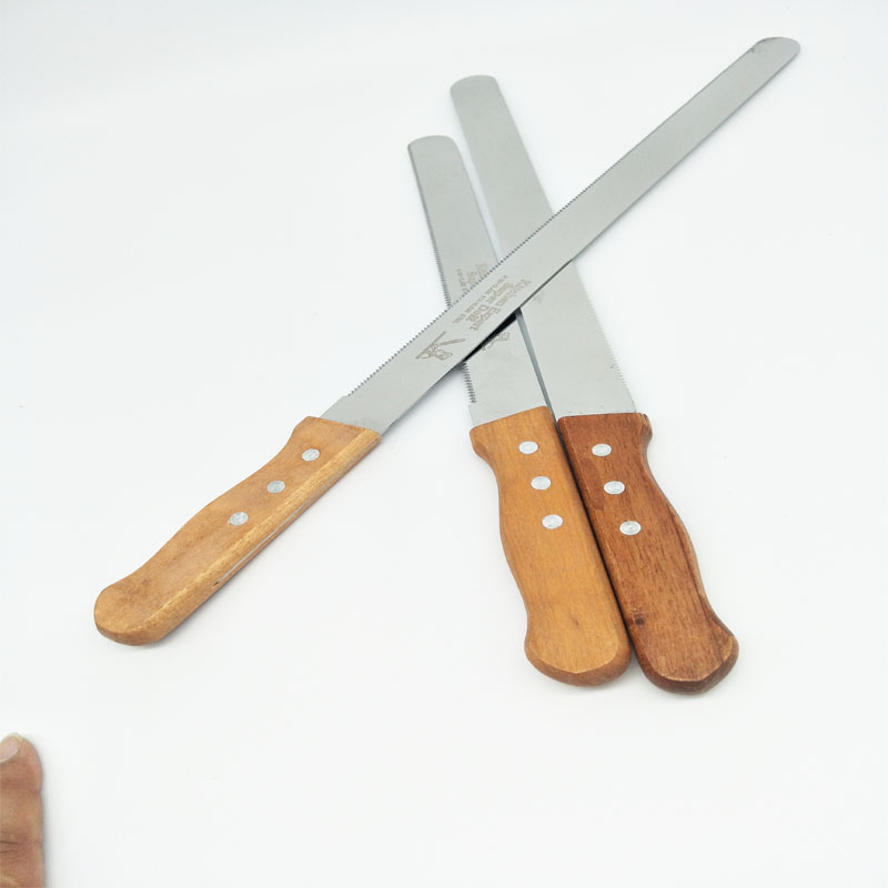 Wooden Handle Bread Knife, Coarse Teeth, Young Teeth, Flat Mouth, Mirror Polish, Stainless Steel Bread Knife, Baking Kitchen Tool Scraper