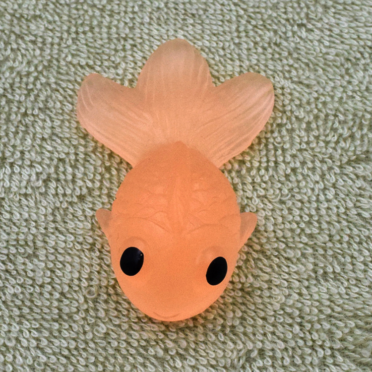 211 (빛나는 금붕어 6cm)