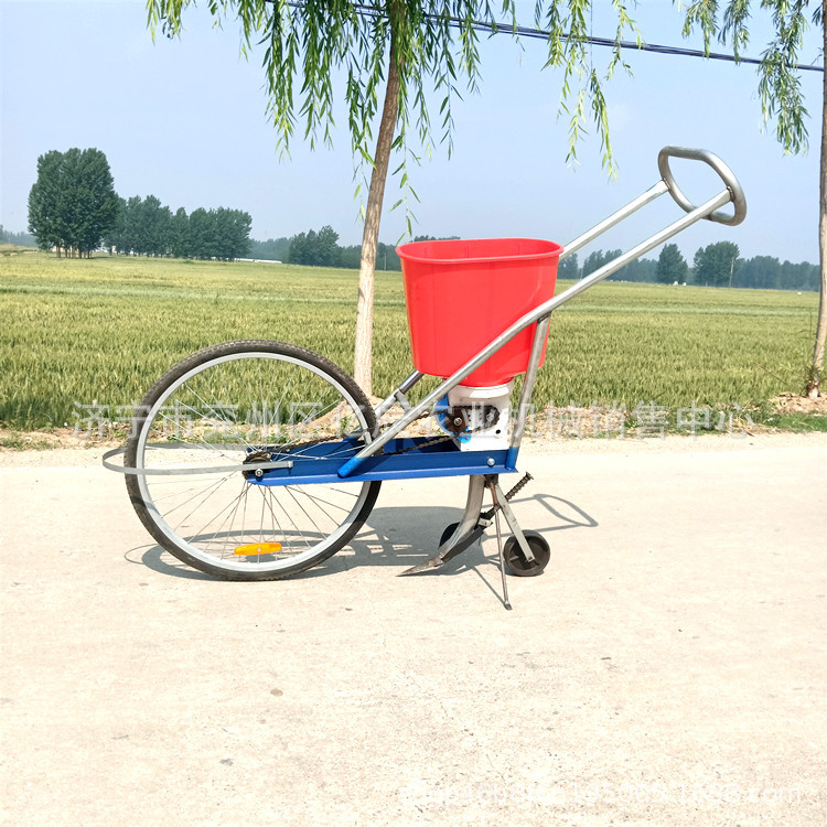 云南热销手推式简易款玉米花生追肥机播种机农用花生追肥机