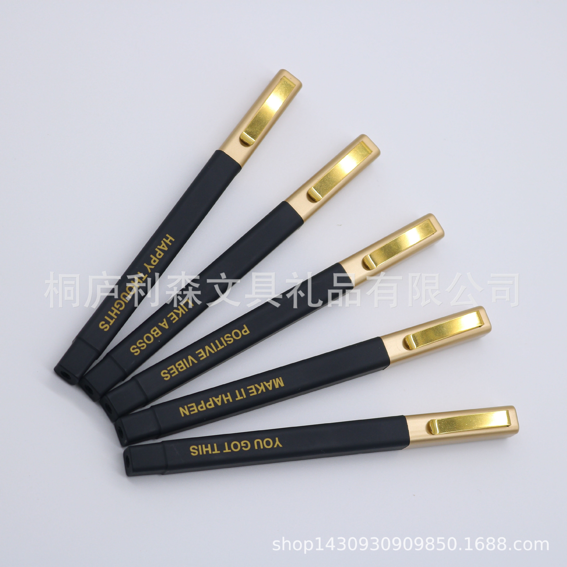 Bolígrafo publicitario personalizado con pintura en aerosol, con inserto cuadrado, bolígrafo con gancho dorado, bolígrafo de regalo para hotel, se puede imprimir con logotipo.
