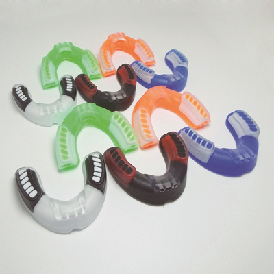 現貨批發帶氣孔籃球運動牙套自由搏擊運動護具MMA拳擊運動護齒