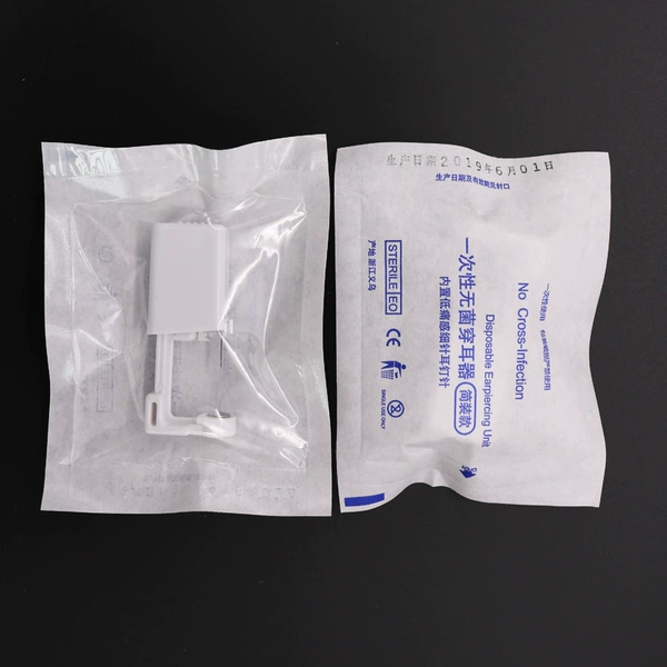 Sterile bag 4mm white diamond earrings