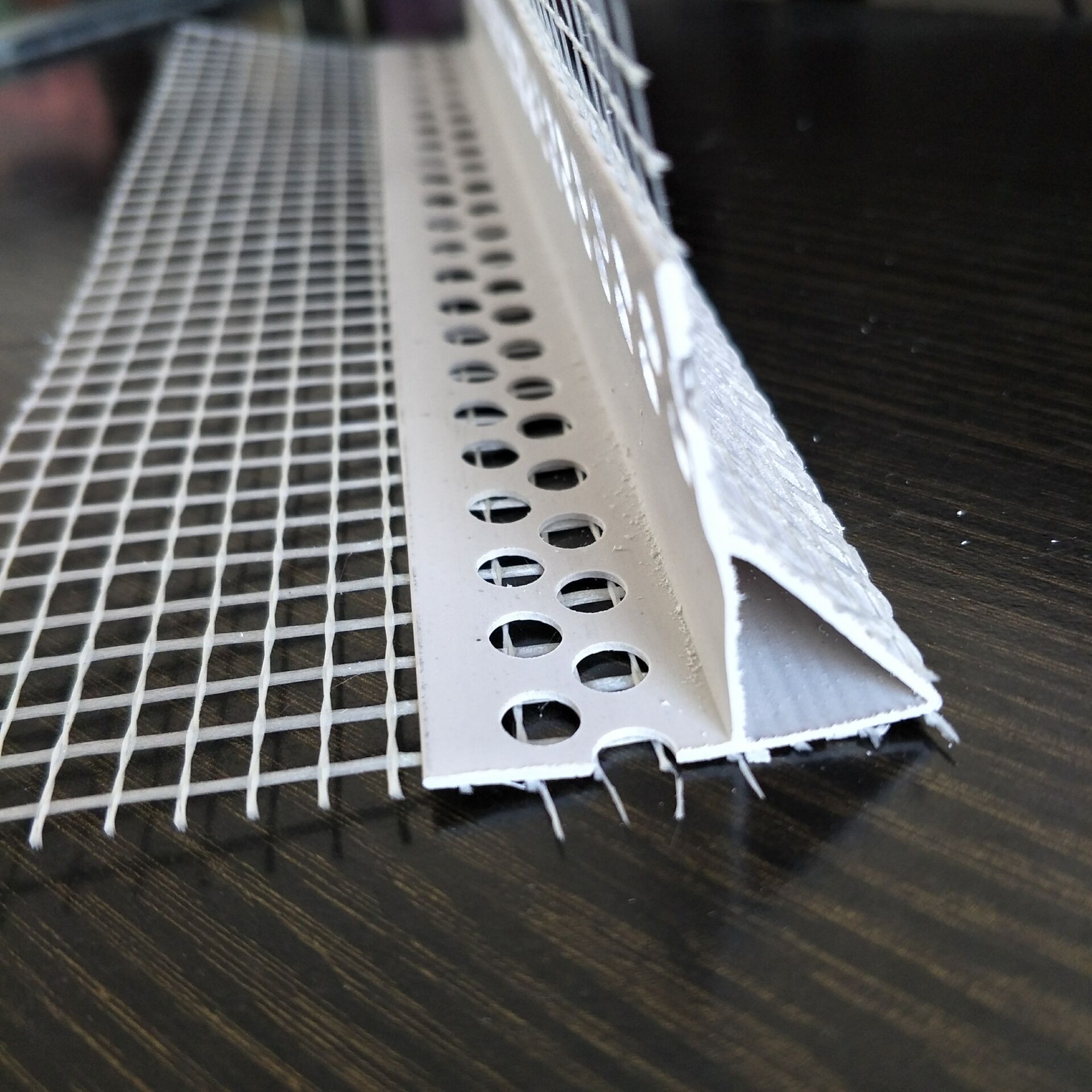 【现货批发】PVC大三角鹰嘴带网滴水线条 2米一根150米一箱