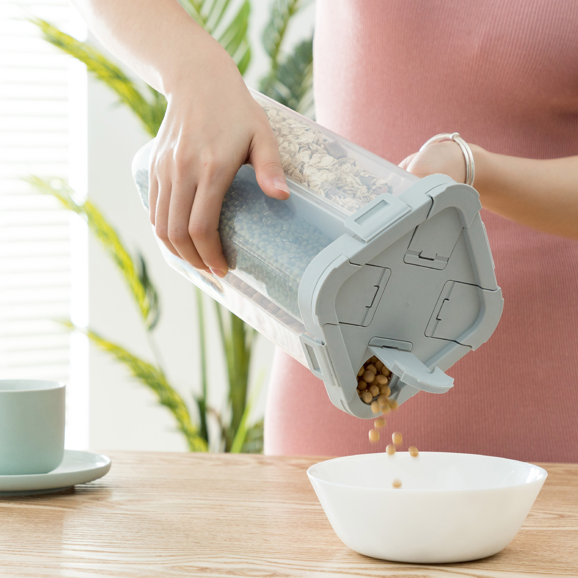 New fresh-keeping box grain storage storage box refrigerator four-compartment sealed tank sealed box factory outlet