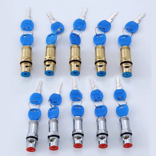 Faucet valve core with key faucet core outdoor anti-theft lock faucet core iron four-corner key accessories valve core