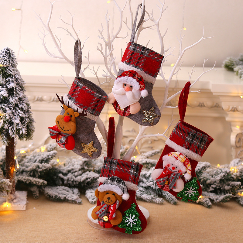 New Christmas decorations three-dimensional Santa Claus doll Christmas tree pendant small plaid Christmas socks spot New Christmas decorations three-dimensional Santa Claus doll Christmas tree pendant small plaid Christmas socks spot