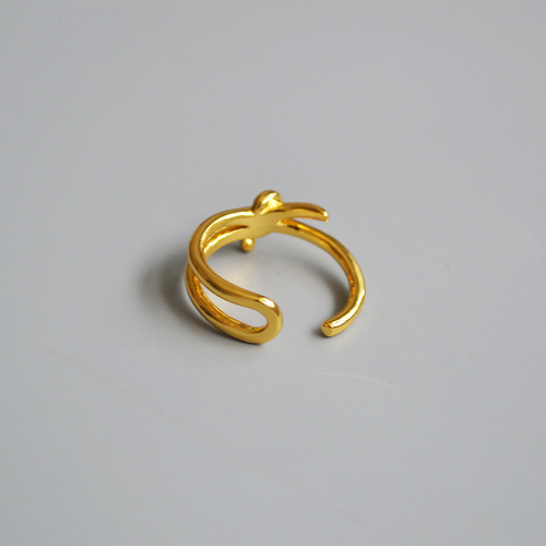 Elegant and Minimalist Celie Style Fashion Ring with Knot Openwork and Gold Plating, Made of Brass for a Trendy and Charming Look
