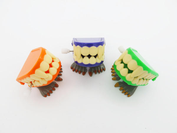 Chain Toy Spring Toy Jumping Teeth Halloween Toy Dental Mouth Model Pupil Gift