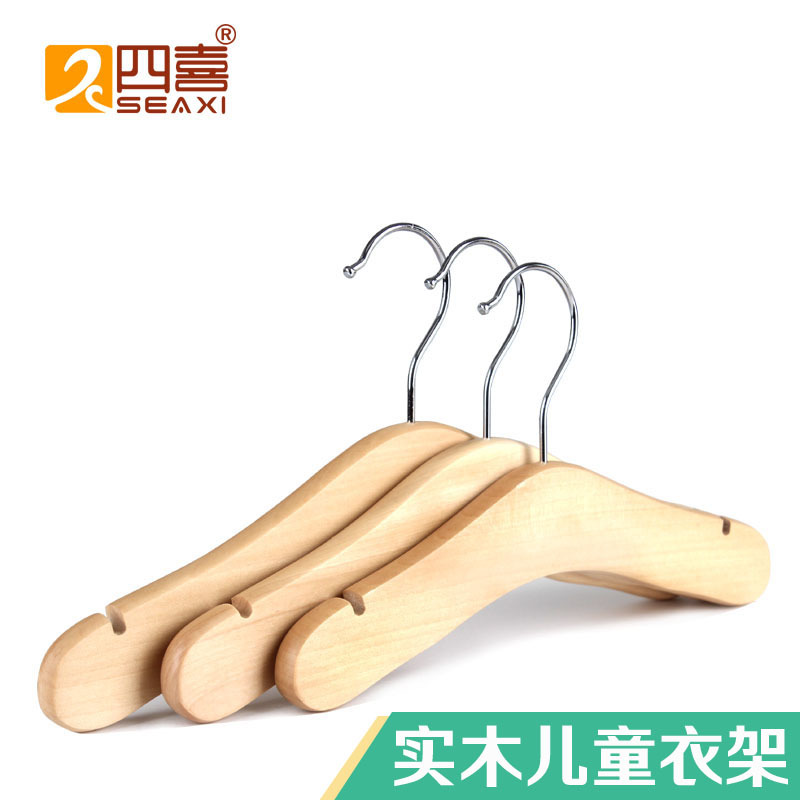 Sixi bebé sin pintura de madera maciza percha de ropa al por mayor niños recién nacidos percha de ropa sin costura bebé tienda de ropa para niños ropa antideslizante soporte