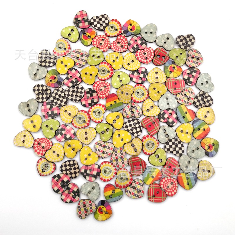 Tablero de madera con estampado de troncos de 15mm, corazón de melocotón, botones de madera pintados, mezcla 100 piezas por paquete