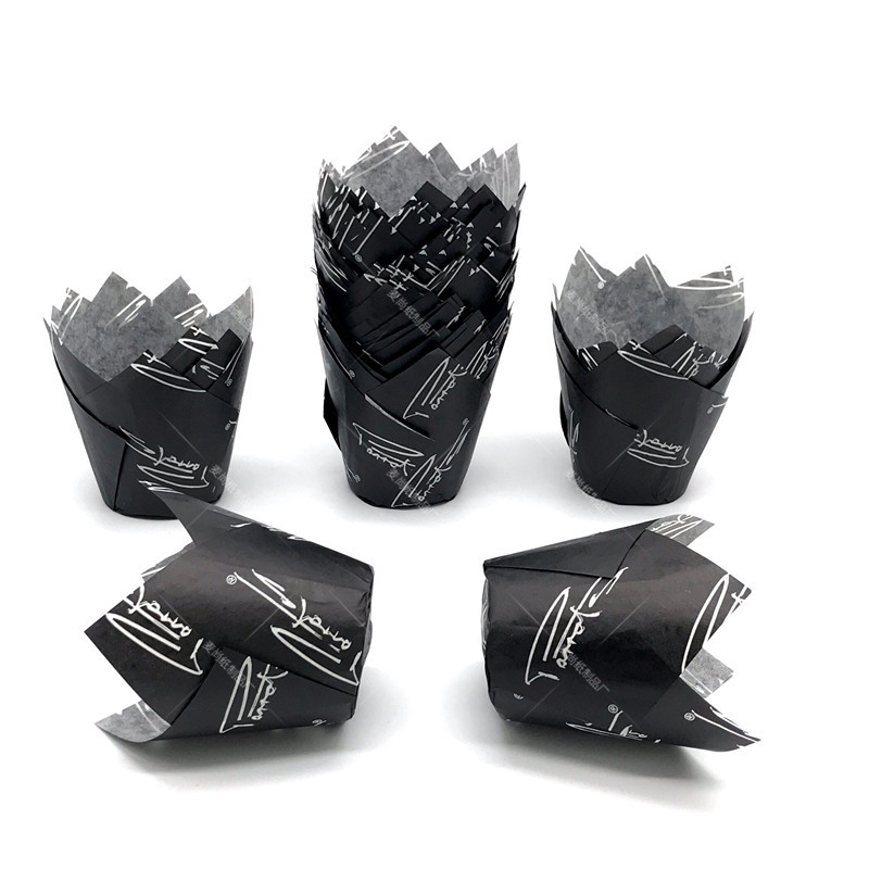Grado Alimenticio resistente a altas temperaturas medio Cupcake fondo negro letras blancas hornear pan muffin taza de papel Personalización la fábrica
