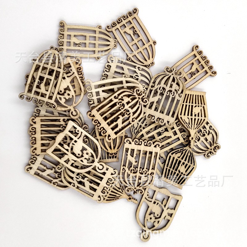 Cesta de pájaro hueca de troncos botones decorativos colgantes de jaula de pájaro de dibujos animados de madera 50 piezas por paquete