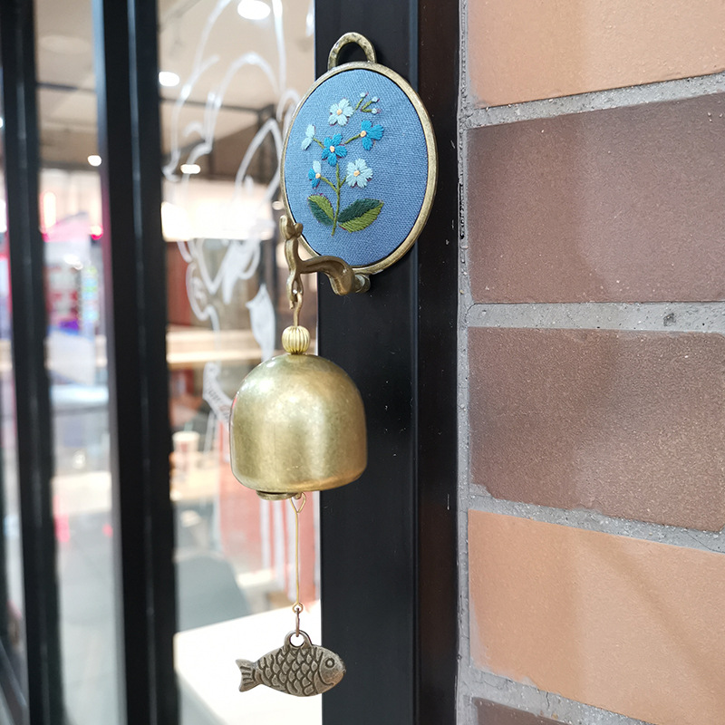 Bordado DIY Bell hecho a mano auto-bordado paquete de material matar el tiempo bordado tridimensional producción timbre colgante decoración campanas de viento