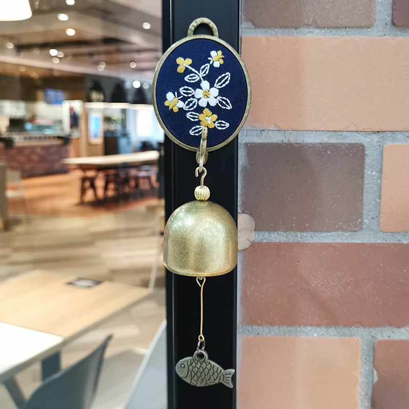 Bordado DIY Bell hecho a mano auto-bordado paquete de material matar el tiempo bordado tridimensional producción timbre colgante decoración campanas de viento
