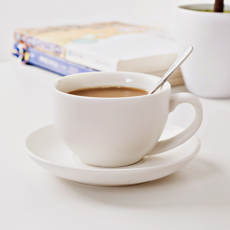 Conjunto de tazas de café tazas de cerámica tazas creativas tazas de agua con cucharas platos de cuatro piezas con logotipo impreso