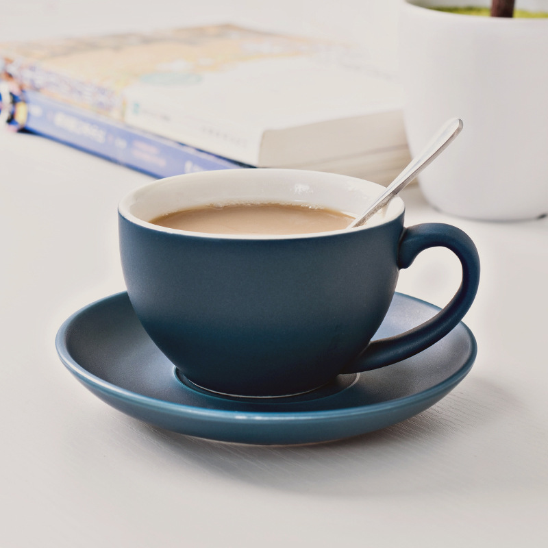 Conjunto de tazas de café tazas de cerámica tazas creativas tazas de agua con cucharas platos de cuatro piezas con logotipo impreso
