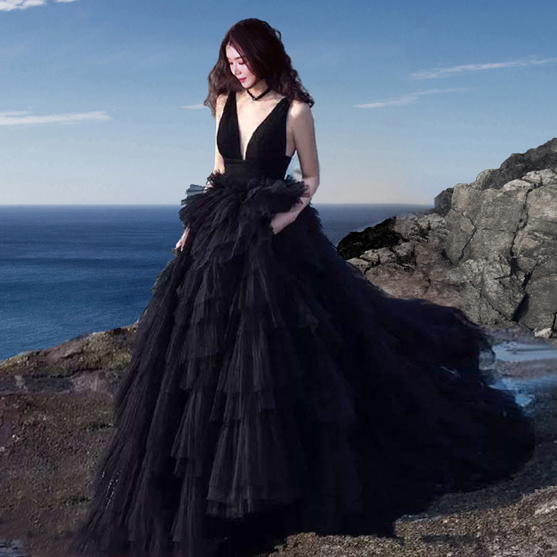 Photo Studio Theme Clothing New Seaside Beach Couple Photo Wedding Dress Travel Photo Seaview Long Tail Deep V-neck Dress Photo Studio Theme Clothing New Seaside Beach Couple Photo Wedding Dress Travel Photo Seaview Long Tail Deep V-neck Dress