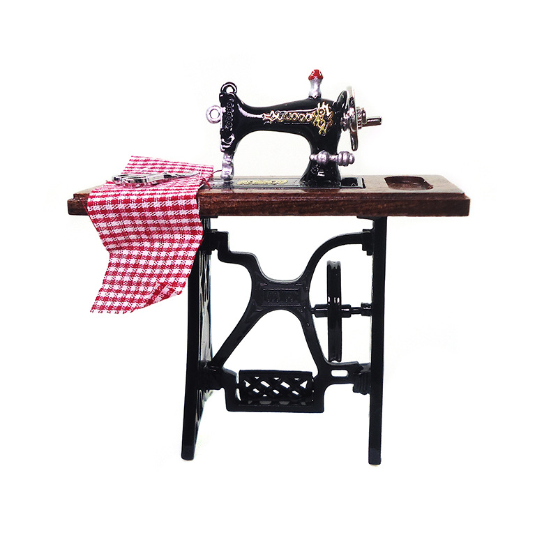 1:12 Dollhouse accesorios Dollhouse mini nostálgico con tijeras TELA ESCOCESA máquina de coser modelo