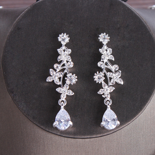 Pendant with zircon