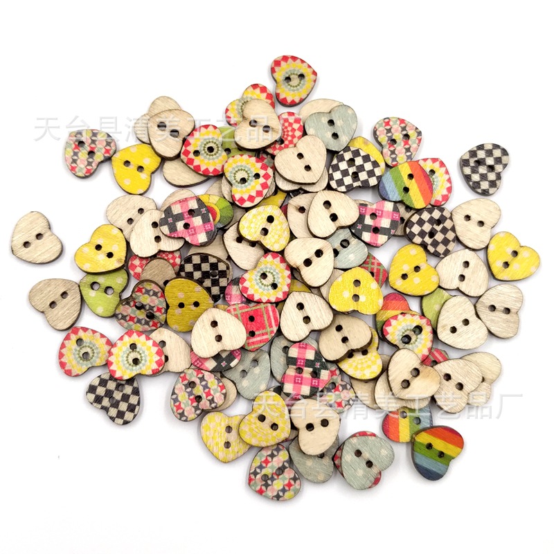 Tablero de madera con estampado de troncos de 15mm, corazón de melocotón, botones de madera pintados, mezcla 100 piezas por paquete