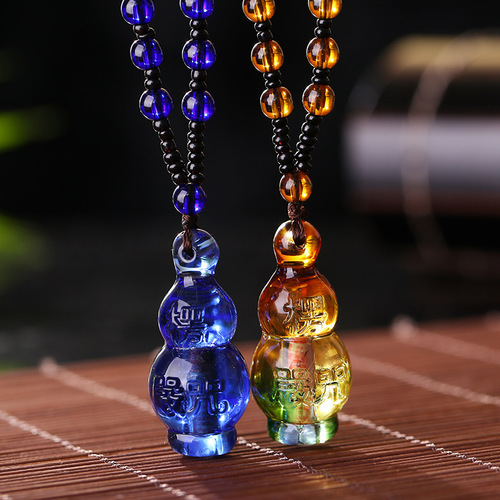 Temple-affiliated gourd and Surangama mantra pendant, built-in sutra glass necklace, safe entry and exit crystal pendant wholesale