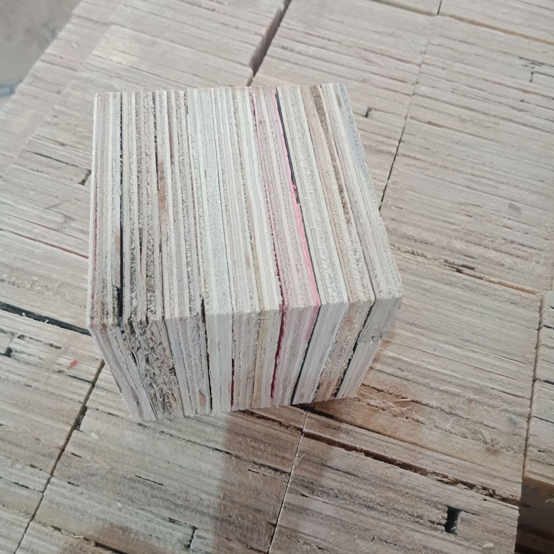 山东菏泽抛光脚墩 模板蹲多层墩 托盘底托纸厂托盘蹲橡胶托盘墩