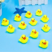 洗澡戏水小黄鸭捏捏叫发声小鸭子玩具游泳池浴室鸭子奶茶店小礼品