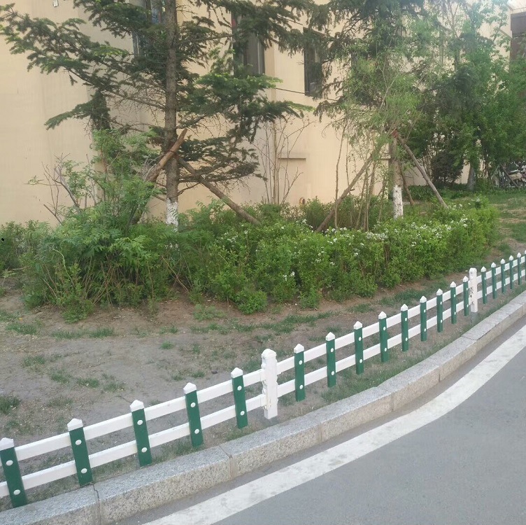 厂家批发PVC草坪护栏小区花坛护栏花园隔离栏庭院绿化带户外栅栏