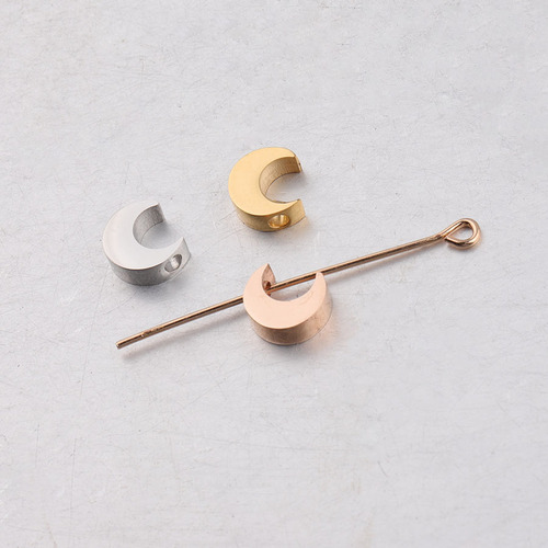 Hot selling moon small hole beads titanium steel mirror polished accessories DIY handmade loose beads 1.8mm hole 7*8mm pendant