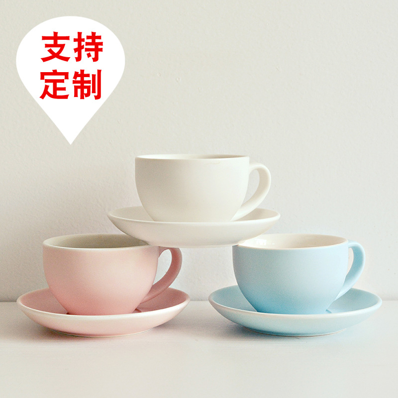 Conjunto de tazas de café tazas de cerámica tazas creativas tazas de agua con cucharas platos de cuatro piezas con logotipo impreso