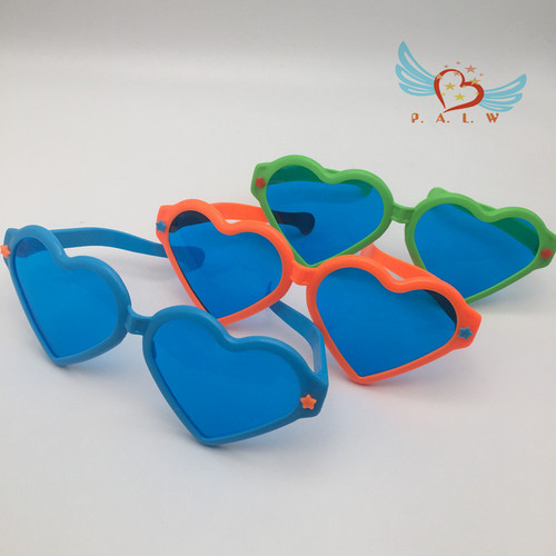 European and American holiday parties and dances with funny and alternative makeup, plastic heart glasses manufacturers wholesale
