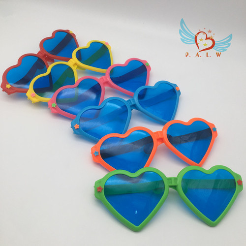 European and American holiday parties and dances with funny and alternative makeup, plastic heart glasses manufacturers wholesale